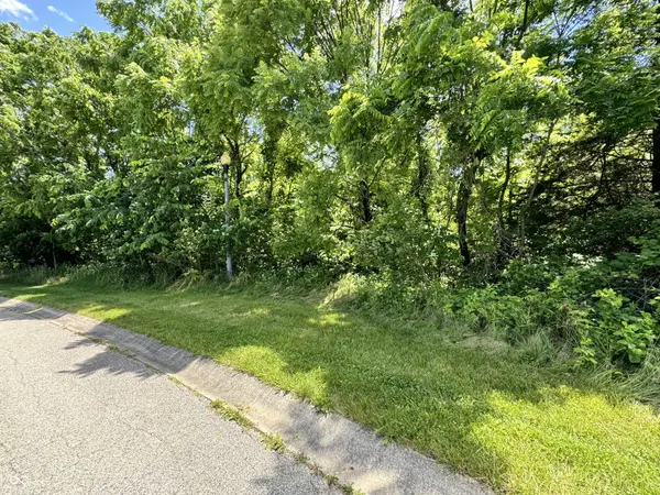 830 Robin Wood PL, Greencastle, IN 46135