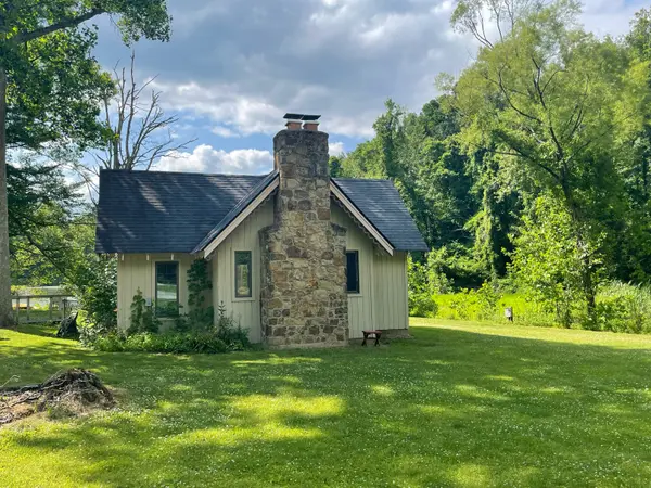 939 S Wolfcreek RD, Columbus, IN 47202
