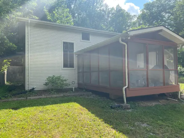 939 S Wolfcreek RD, Columbus, IN 47202