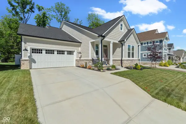 107 Thomas Point DR, Fortville, IN 46040