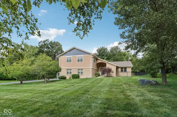 15906 Farr Hills DR, Westfield, IN 46074