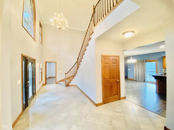 34 Lakeview DR, Clinton, IN 47842