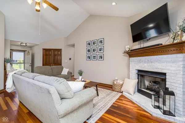 516 Leah WAY, Greenwood, IN 46142