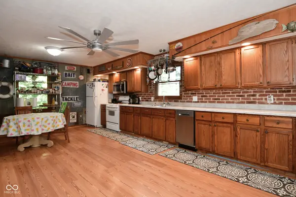 11087 Lakeshore DR, Cloverdale, IN 46120