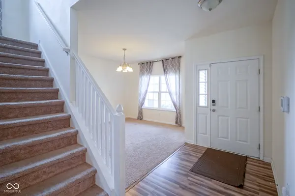 1368 W Crystal DR, Fortville, IN 46040
