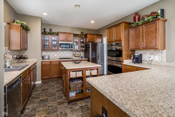 1229 Switchback CT, Greenwood, IN 46143