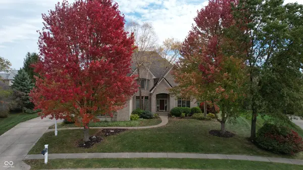 1821 Braeburn DR, Carmel, IN 46032