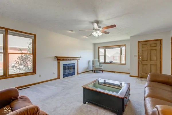 2964 Colony Lake W DR, Plainfield, IN 46168
