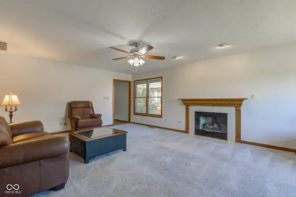 2964 Colony Lake W DR, Plainfield, IN 46168