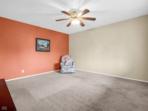 1161 Crestmoor DR, Shelbyville, IN 46176