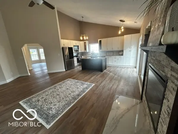 6102 Chadworth WAY, Lawrence, IN 46236