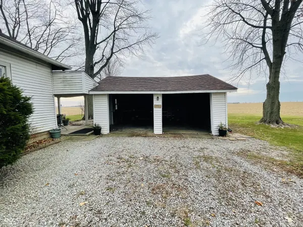 1228 N Grandison RD, Charlottesville, IN 46117