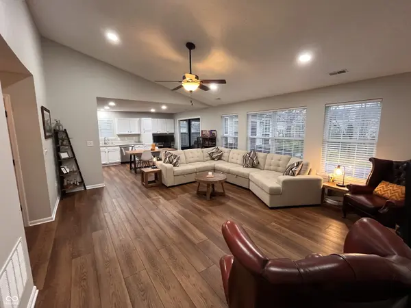 135 E Quail Wood LN, Westfield, IN 46074