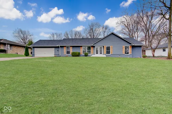 923 Leisure LN, Greenwood, IN 46142