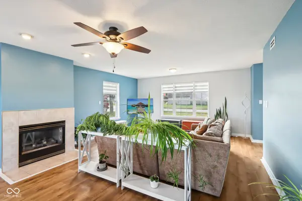 737 West ST, Whiteland, IN 46184