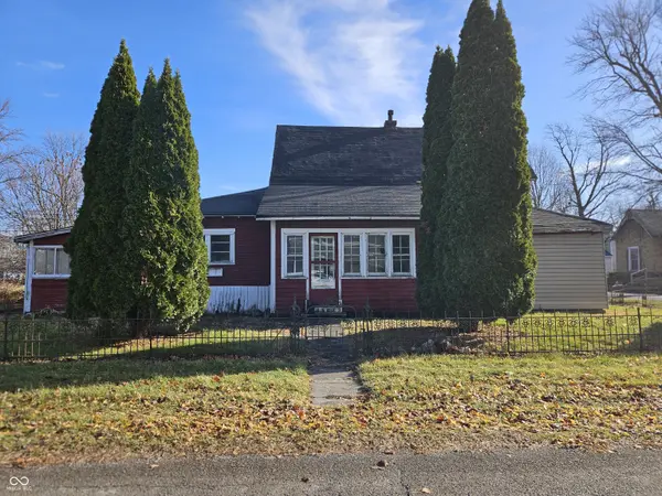 2402 N B ST, Elwood, IN 46036