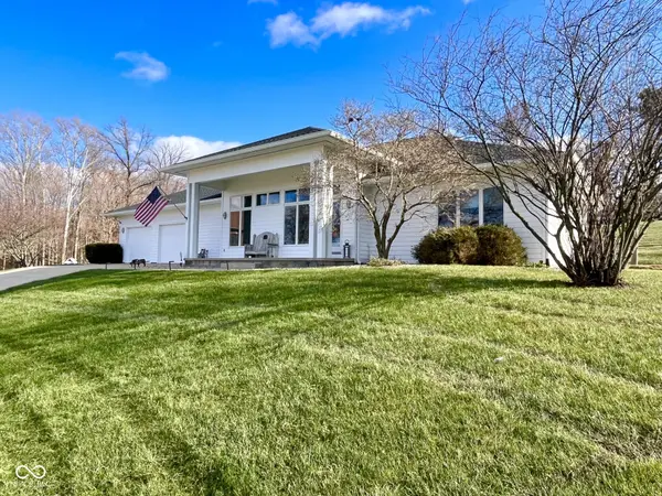 8600 Beacon Hill DR, Seymour, IN 47274