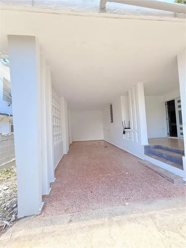 77 TULIPÁN PÁMPANOS, Vega Alta, PR 00692