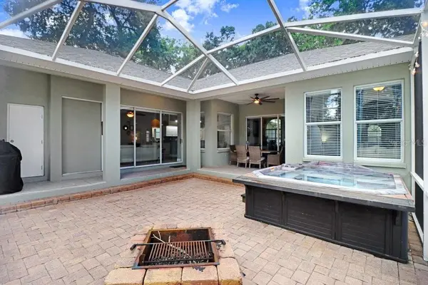 2203 VALRICO FOREST DR, Valrico, FL 33594