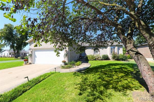 148 Cynthia LN, Granite City, IL 62040