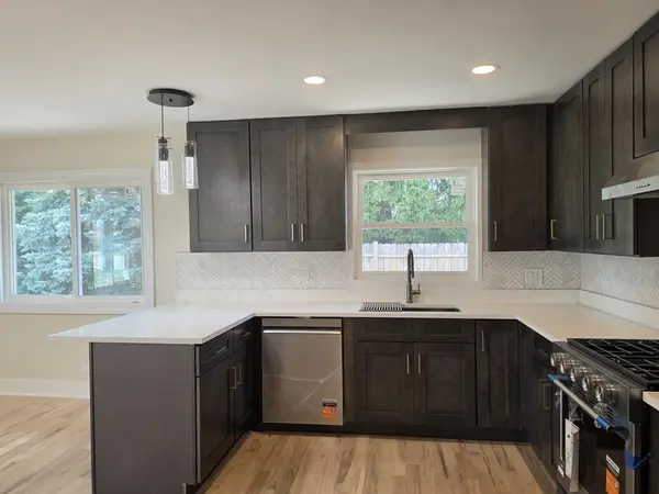 6410 W 88th ST, Oak Lawn, IL 60453