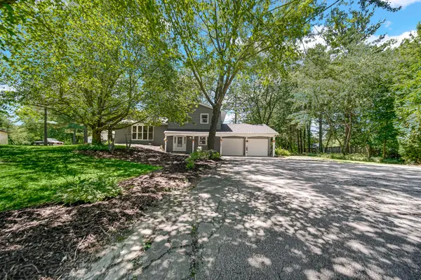 916 N County Line RD, Westville, IN 46391