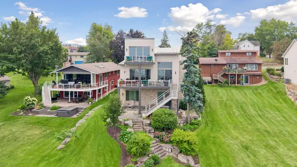 224 W Lake ST, Waconia, MN 55387