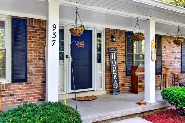 937 Needmore Rd, Clarksville, TN 37040