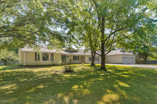 1382 Emerald Hills DR, Nixa, MO 65714