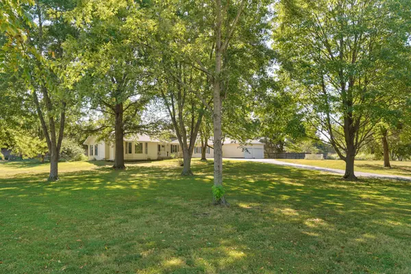 1382 Emerald Hills DR, Nixa, MO 65714