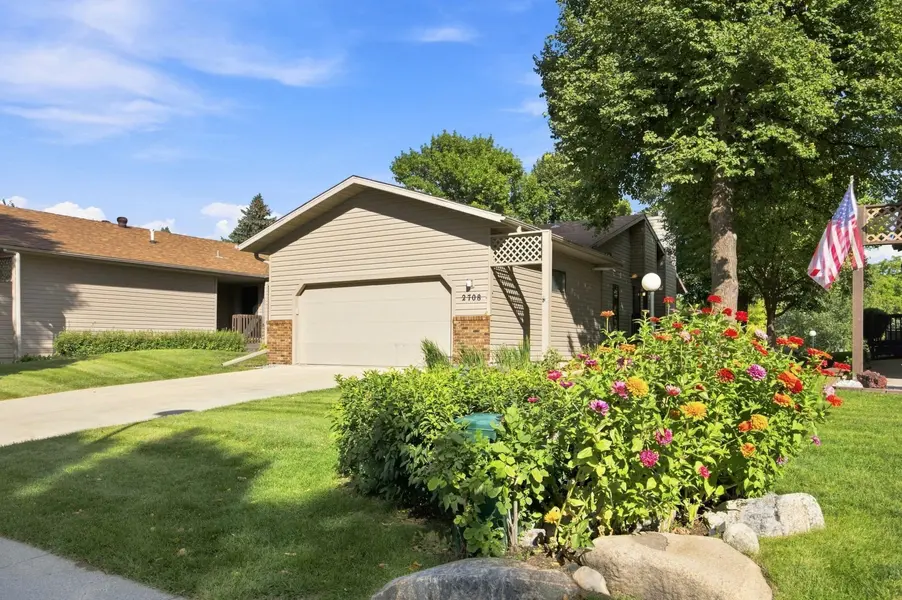 2708 27th ST S, Fargo, ND 58103