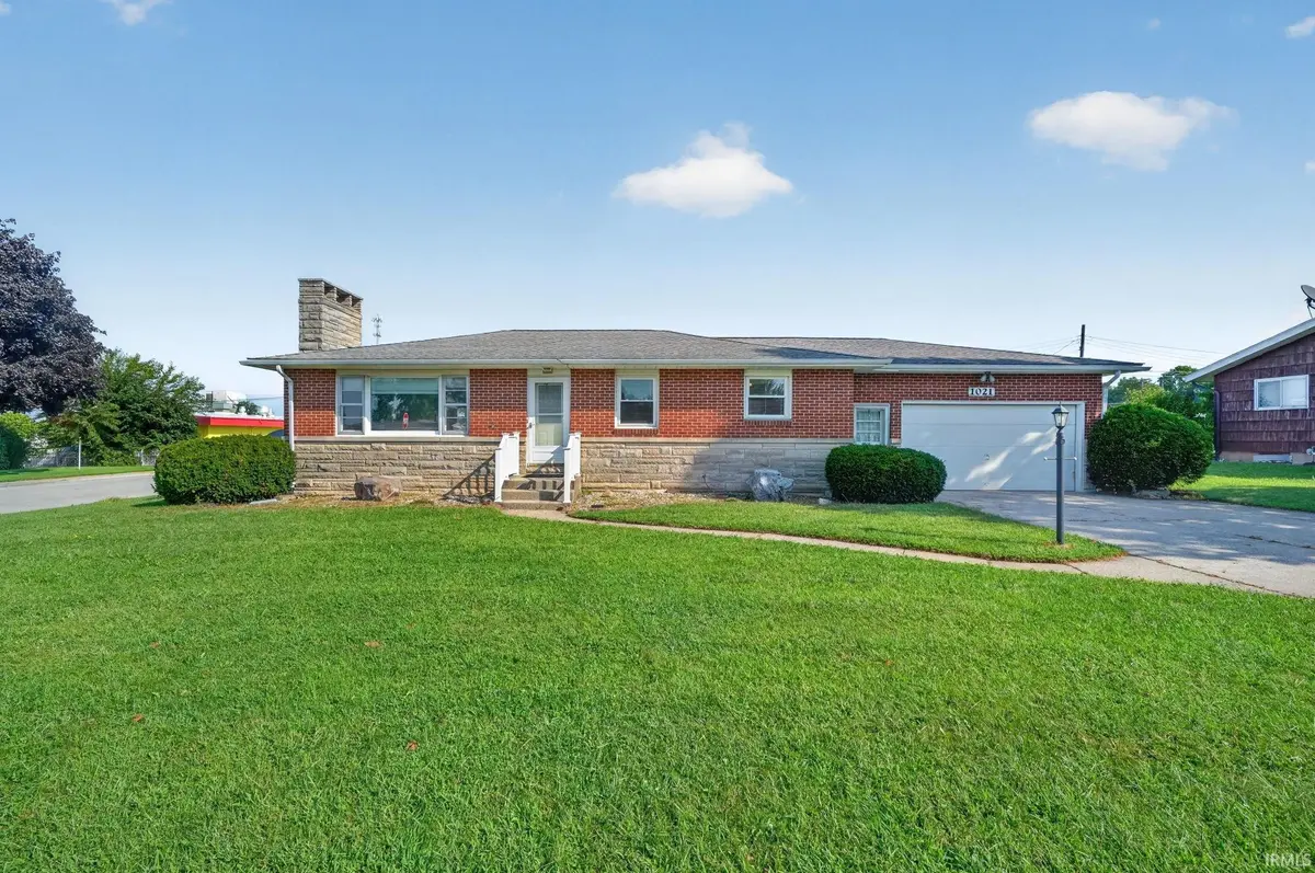 1021 W South ST, Bremen, IN 46506
