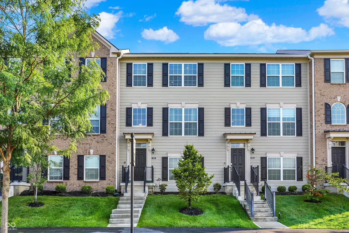 7255 Barker ST, Carmel, IN 46033