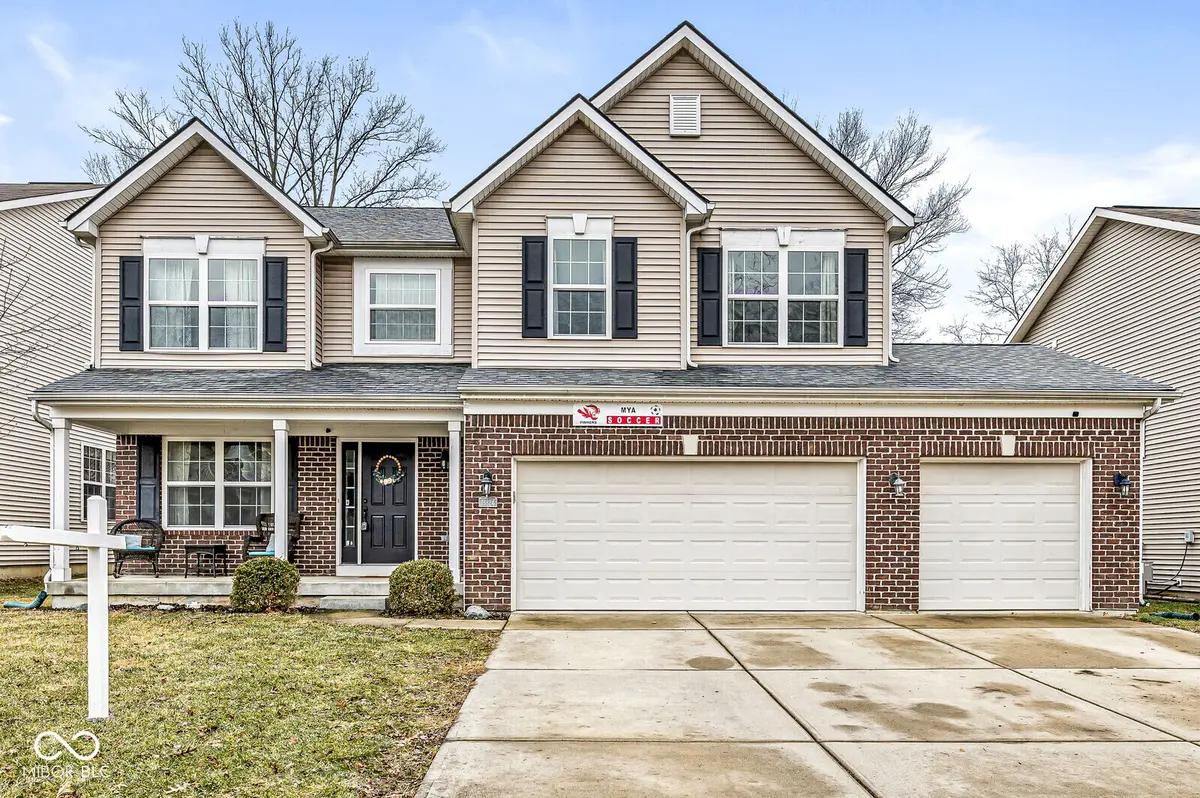 13824 Wendessa DR, Fishers, IN 46038
