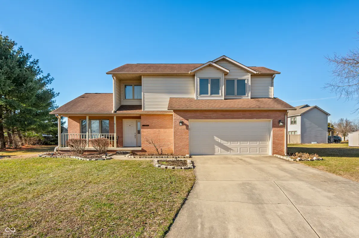 3605 Greenway CT, Columbus, IN 47203