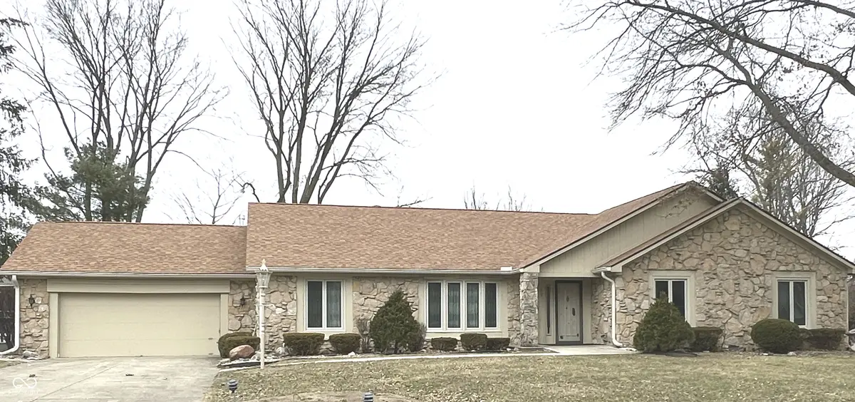 1230 Linden LN, Carmel, IN 46033