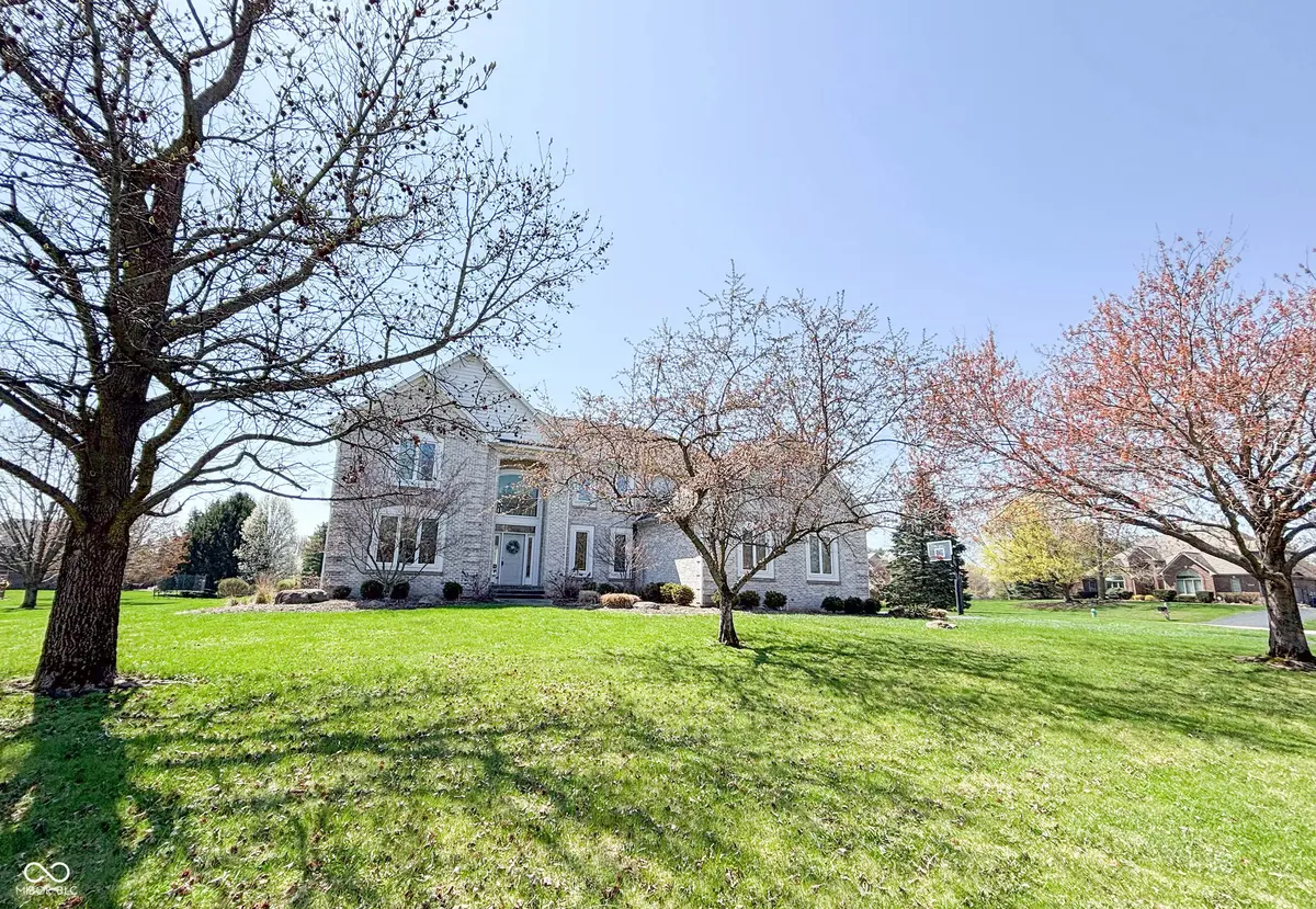 9921 N Wind River RUN, Mccordsville, IN 46055