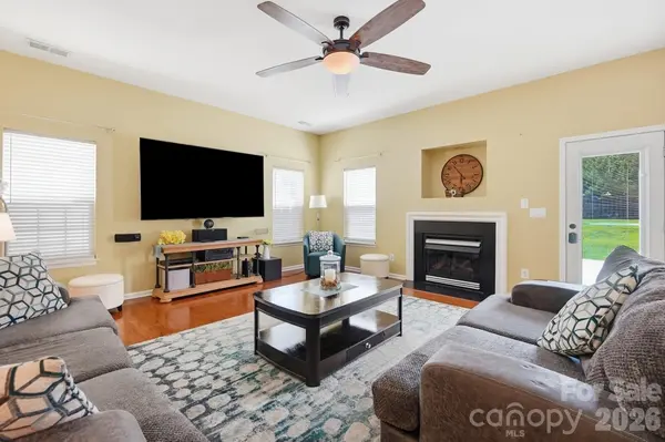 15320 Edgewater Forest LN, Charlotte, NC 28278