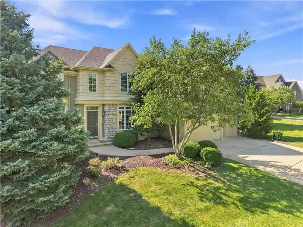 5427 W 164th PL, Overland Park, KS 66085