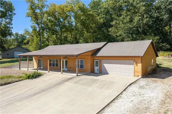 33007 Cooney Creek RD, Lincoln, MO 65338