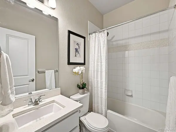 7266 S Robertsdale, Aurora, CO 80016