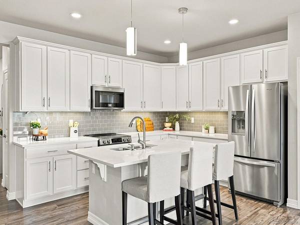 7266 S Robertsdale, Aurora, CO 80016