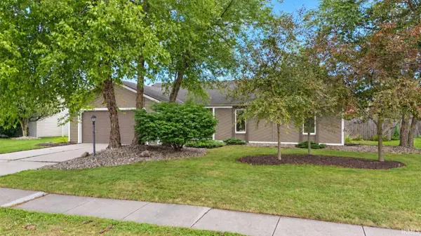 7316 Abington DR, Fort Wayne, IN 46835-2758