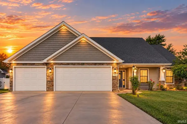 1702 Waynedale DR, Garrett, IN 46738-2081