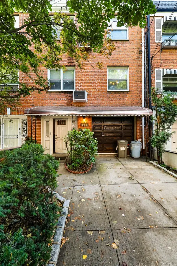 32-18 70th ST, East Elmhurst, NY 11370