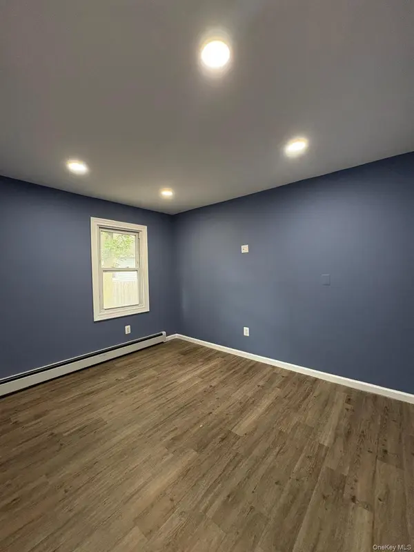 Address not disclosed, Bay Shore, NY 11706