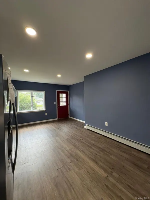 Address not disclosed, Bay Shore, NY 11706