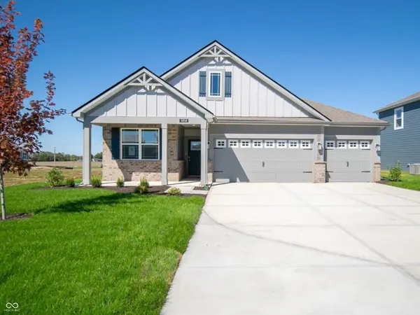 5858 Handbell LN, Greenwood, IN 46143
