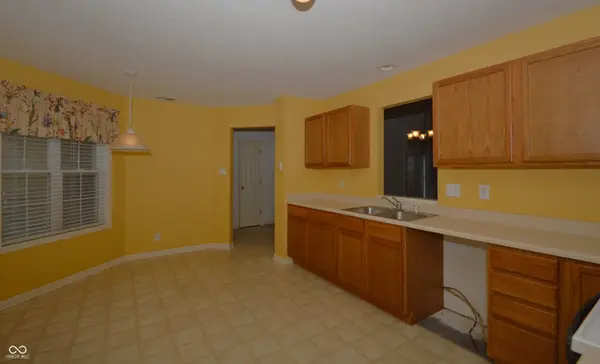 5250 Shamus DR, Indianapolis, IN 46235