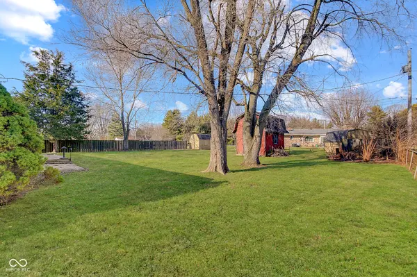 5772 Gallagher DR, Greenwood, IN 46142
